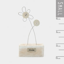 Load image into Gallery viewer, Wood scene - Flowers/Bloom - East of India - Pretty Little Duck
